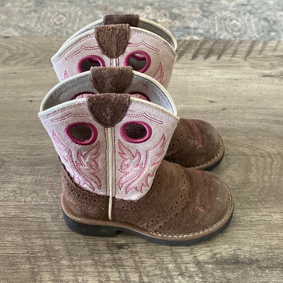 Ariat Shoes Ariat Little Girls Cowgirl Boots Size 8 Poshmark